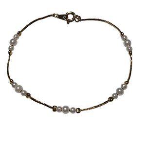 Elegant Gold Tone Faux Pearl Beaded Bracelet Delicate Classic Minimalist Jewelry